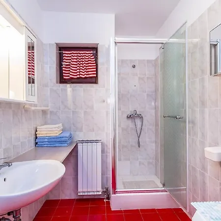 Apartment Fuer 6 Personen Ca 90 Qm In Banjole, Istrien Istrische Riviera